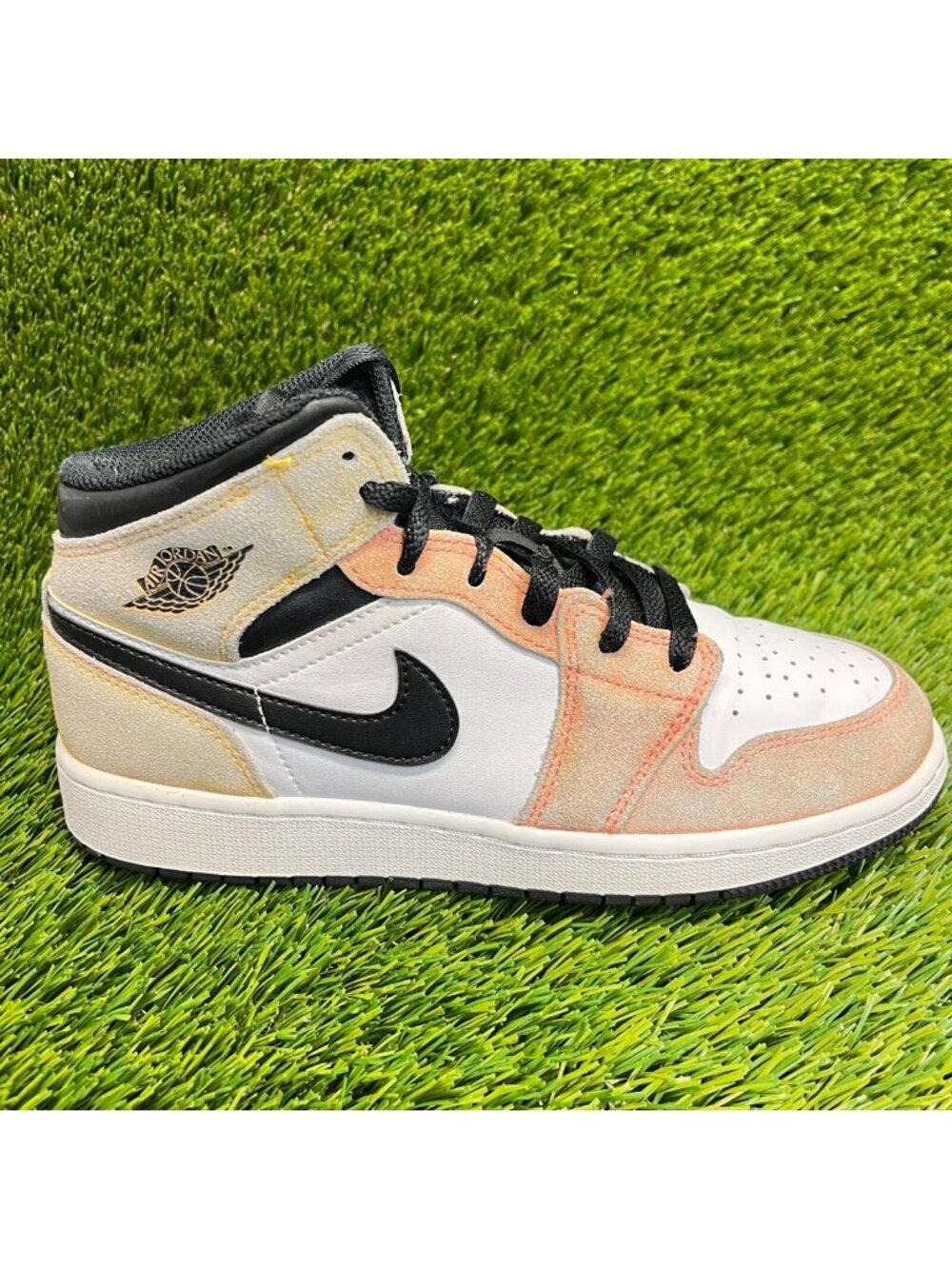 Nike Air Jordan 1 Mid Flight Club Boys Size‎ 5.5Y White Athletic Shoes Sneakers